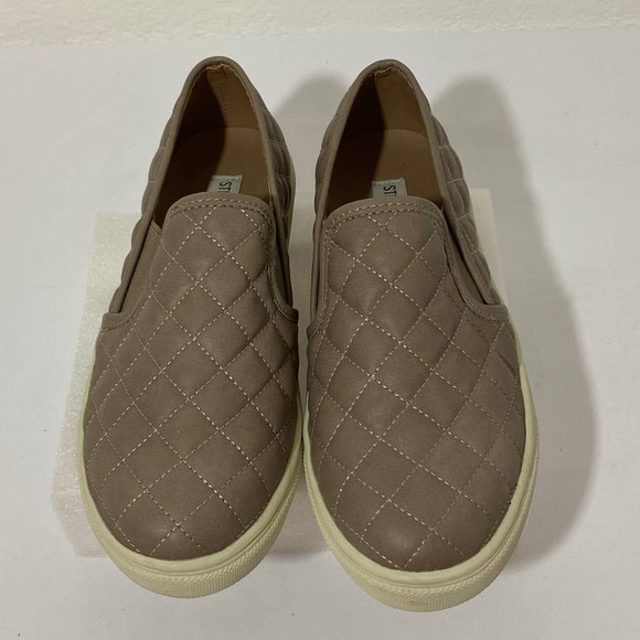 Steve Madden Size 6.5B Khaki Ecentrcq Quilted Comfort Sneakers Loafers Slip-On - Picture 2 of 8